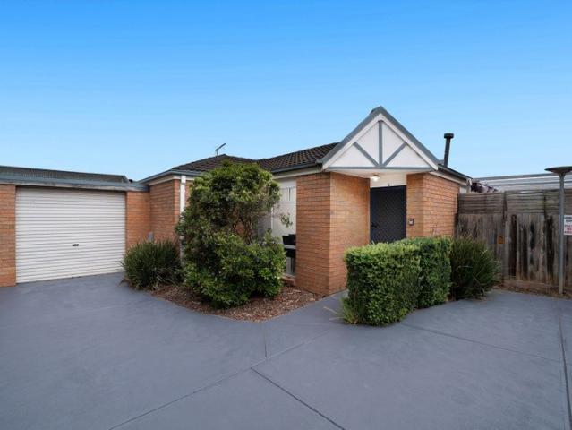 Apartment for sale in Cranbourne, Melbourne