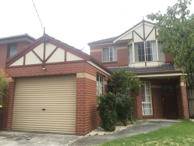 Townhouse for rent in Airport West, Melbourne