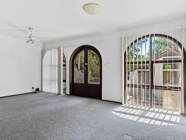 Townhouse for rent in Ingleburn, Sydney