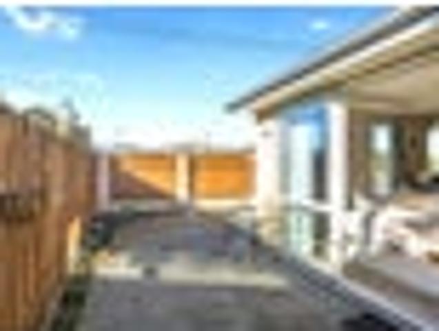 House for sale in Chaslands, Canterbury