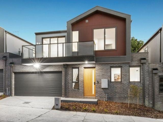 Townhouse for sale in Camerons Creek, Victoria
