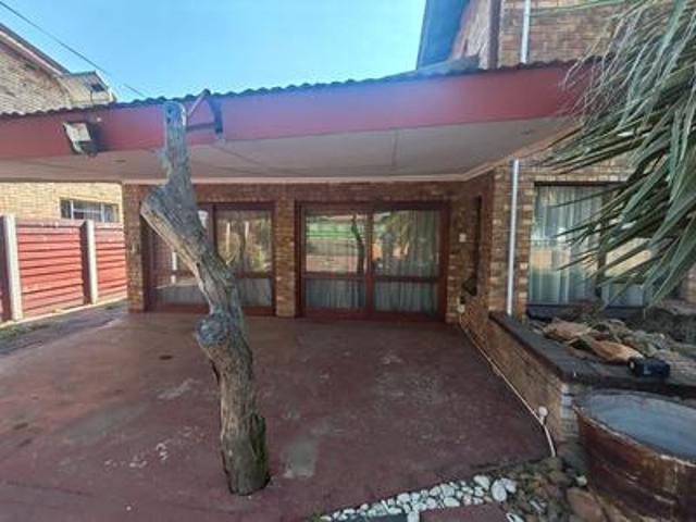 House for sale in Waterkloof, Gauteng