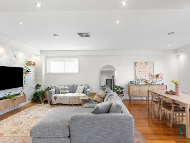 Townhouse for sale in Glenroy, Melbourne