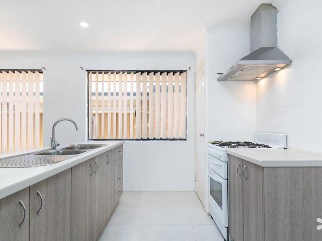 House for rent in Seville Grove, Western Australia