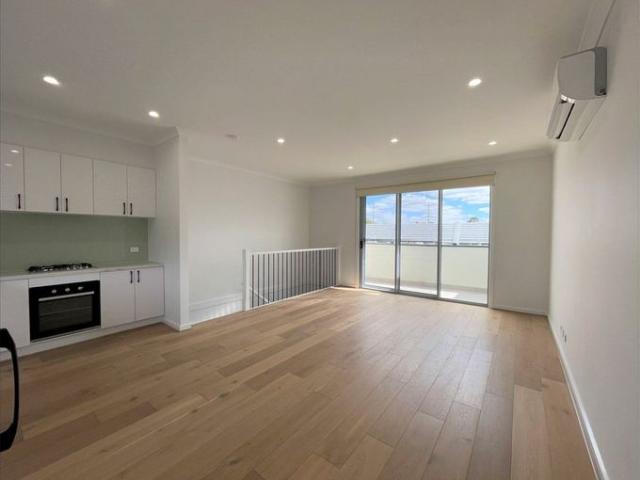 Townhouse for rent in Camerons Creek, Victoria