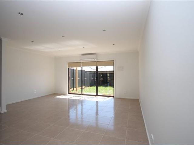 Townhouse for rent in Camerons Creek, Victoria