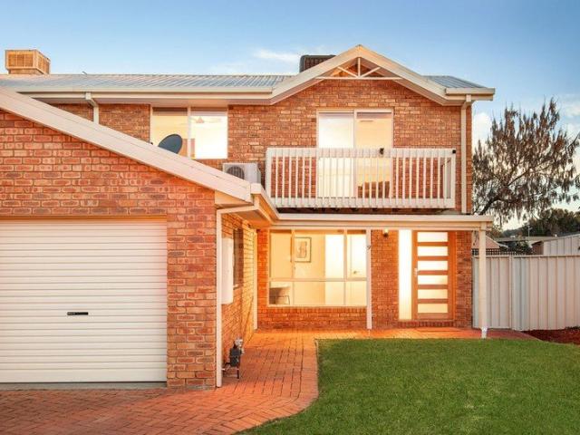 Townhouse for sale in West Wodonga, Victoria