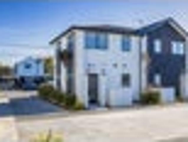 Townhouse for sale in Heathcote, Canterbury