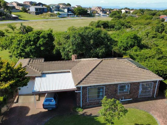 House for sale in Jeffreys Bay, Kouga Local Municipality