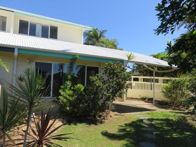 Townhouse for rent in Birkdale, Greater Brisbane