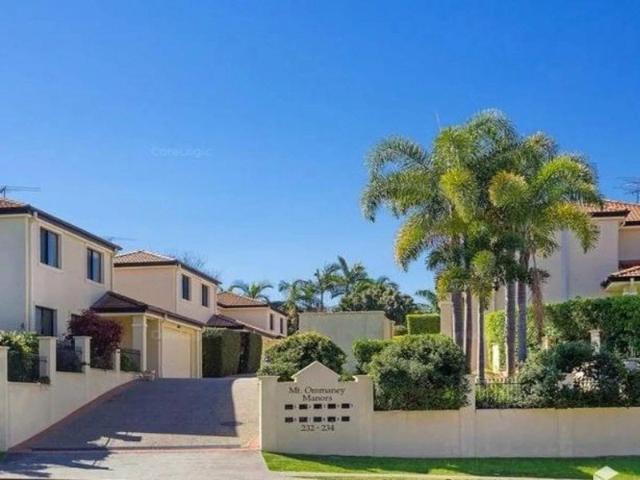 Townhouse for rent in Toombul, Queensland