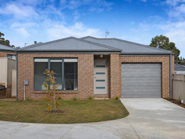 Townhouse for sale in Ballarat, Victoria