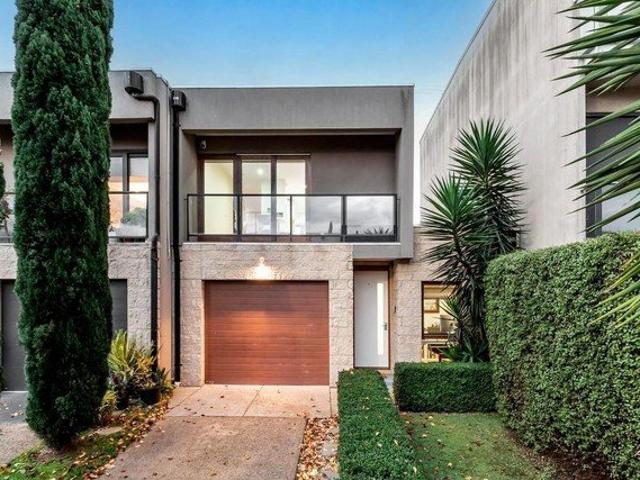Townhouse for rent in Camerons Creek, Victoria