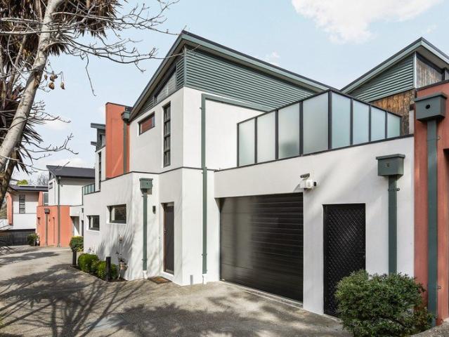 Townhouse for sale in Camerons Creek, Victoria