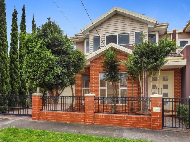 Townhouse for rent in Camerons Creek, Victoria