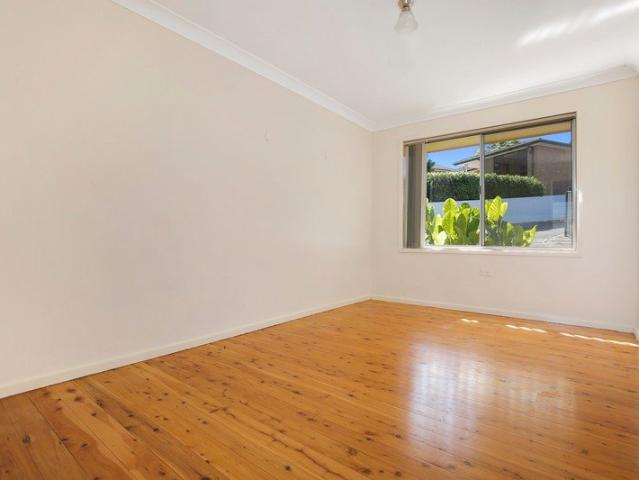 Villa for rent in Wollongong West, New South Wales