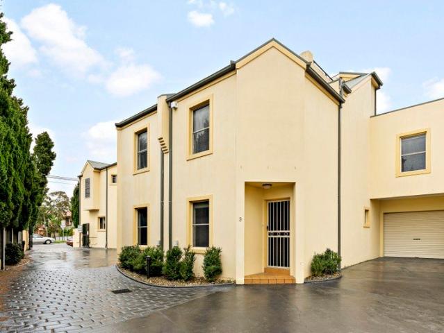 Townhouse for sale in Camerons Creek, Victoria