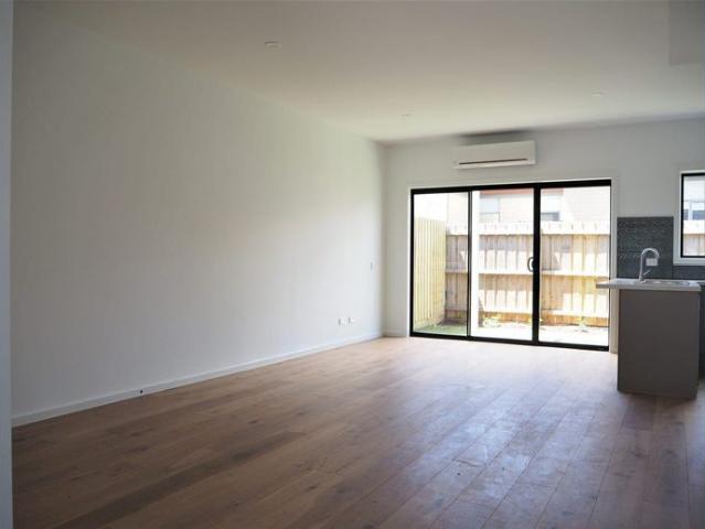 Townhouse for rent in Camerons Creek, Victoria