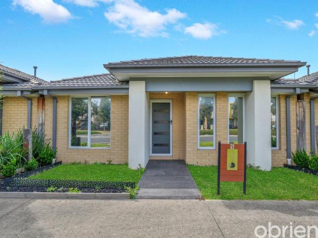 House for sale in Cherrington Estate, Melbourne