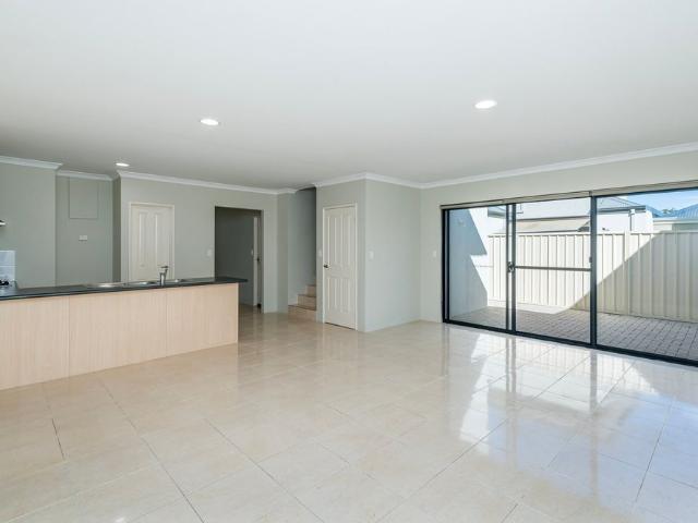 Townhouse for rent in Madeley, Western Australia