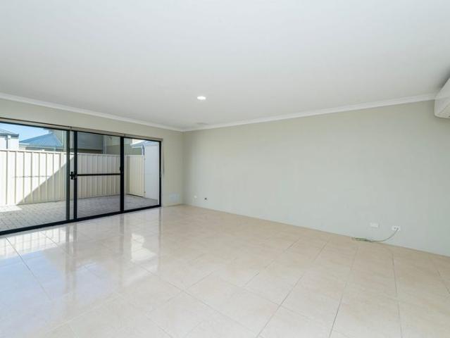 Townhouse for rent in Madeley, Western Australia