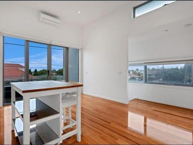 Townhouse for rent in Camerons Creek, Victoria