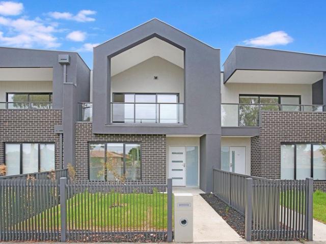 Townhouse for rent in Camerons Creek, Victoria
