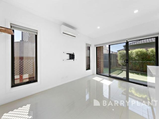 Townhouse for rent in Sydenham, Melbourne