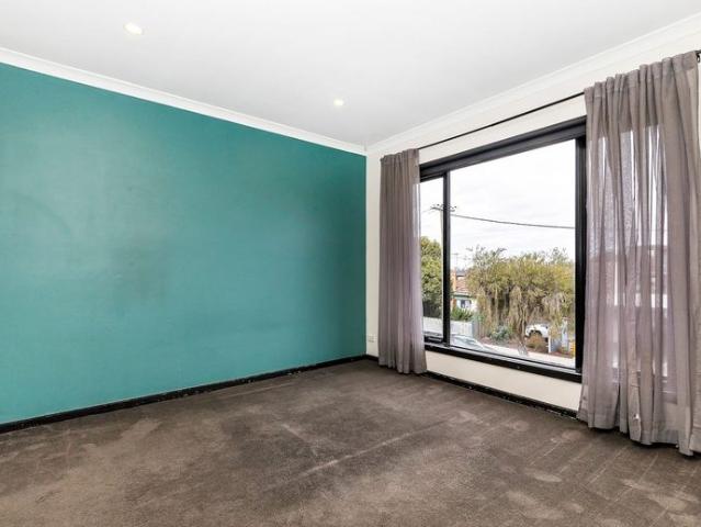 Townhouse for rent in Coburg North, Melbourne