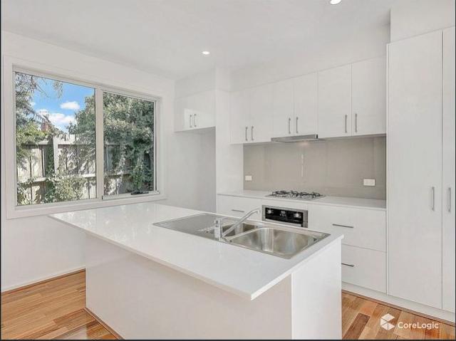 Townhouse for rent in Pascoe Vale South, Melbourne