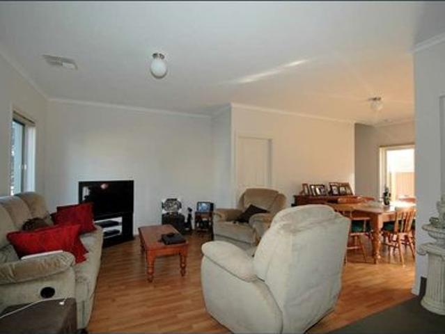 Townhouse for rent in Horseshoe Creek, South Australia