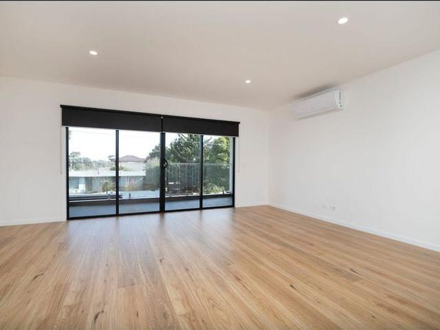 Townhouse for rent in Camerons Creek, Victoria