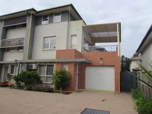Townhouse for sale in Holsworthy