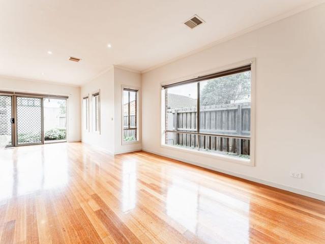 Townhouse for rent in Camerons Creek, Victoria