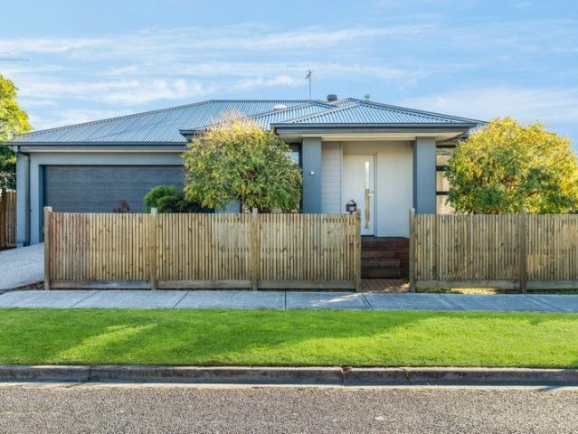 Townhouse for sale in Geelong, Victoria