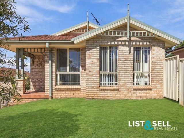 Villa for sale in Rosemeadow, Sydney