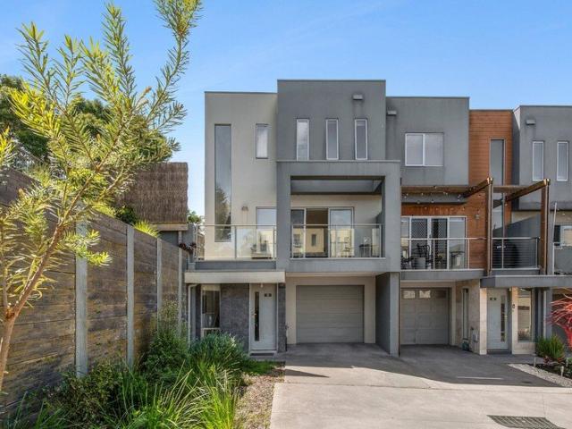 Townhouse for sale in Camerons Creek, Victoria