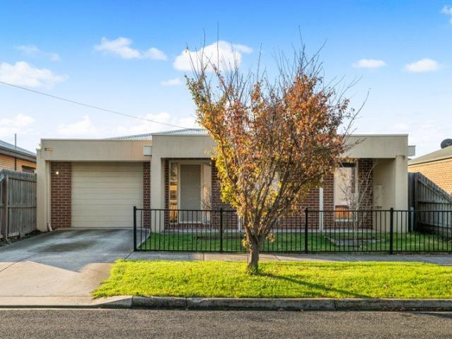 Townhouse for sale in Geelong, Victoria