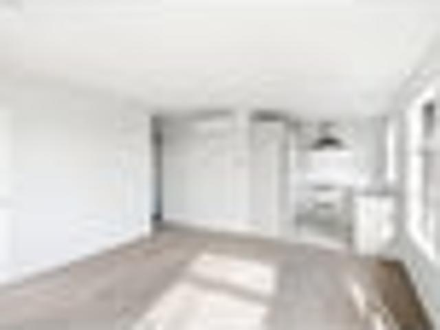 Apartment for sale in Chaslands, Canterbury
