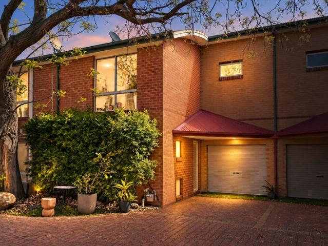Townhouse for sale in Epping, Melbourne