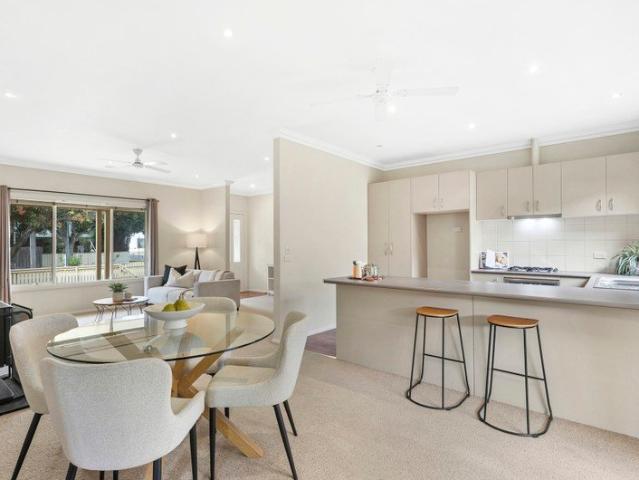 Townhouse for sale in Herne Hill, Geelong