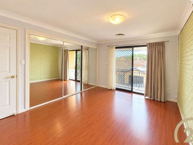 Townhouse for rent in Smithfield, Sydney