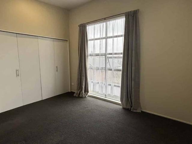 Townhouse for rent in Heathcote, Canterbury
