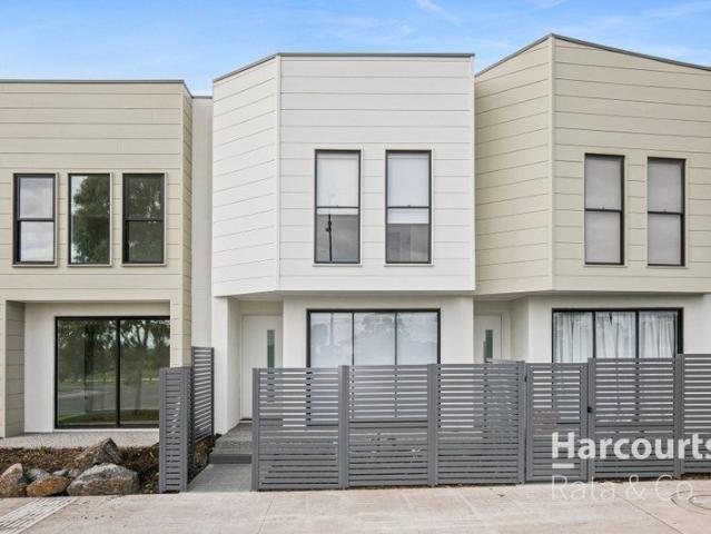 Townhouse for sale in Camerons Creek, Victoria