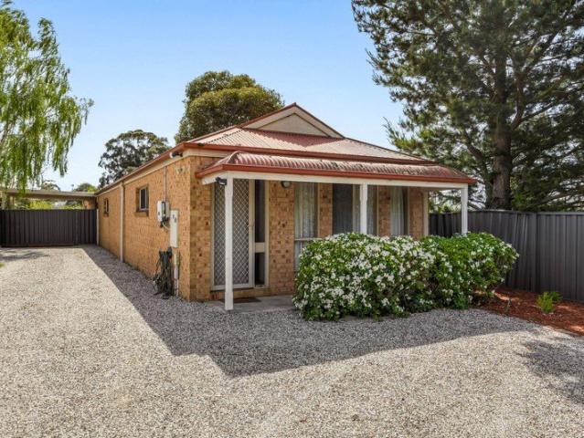 House for sale in Mount Clear, Ballarat