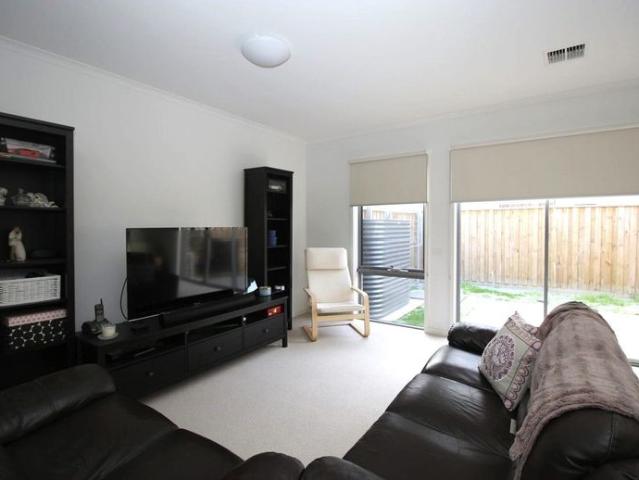 Townhouse for rent in Camerons Creek, Victoria