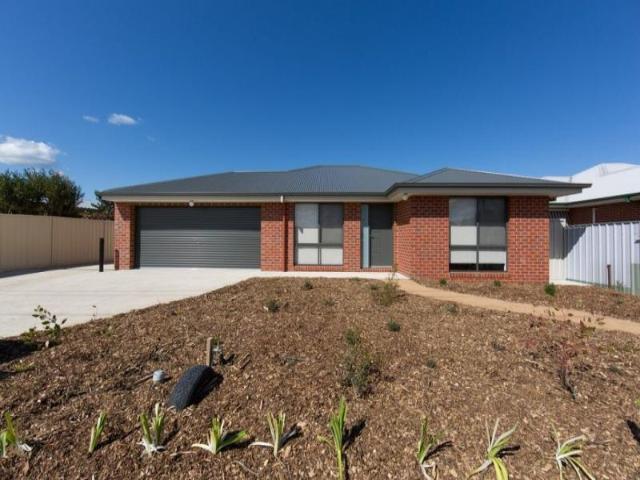 Townhouse for rent in Albury, New South Wales