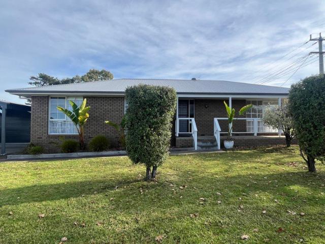 House for rent in Wy Yung, Victoria