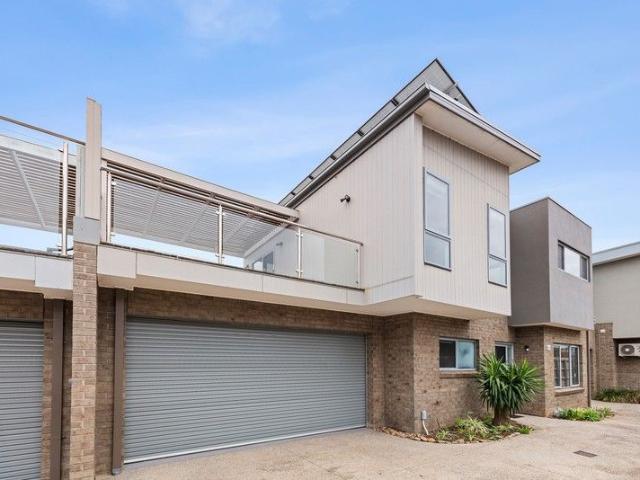 Townhouse for sale in St Leonards, Victoria