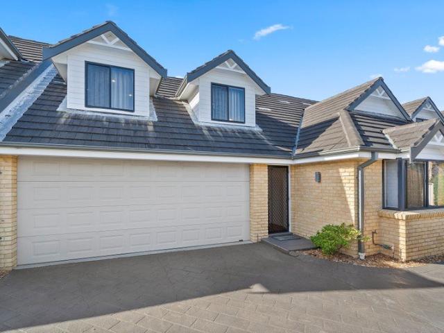 Townhouse for sale in Wollongong West, New South Wales